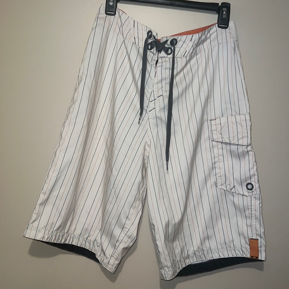 **SOLD** Oakley Boarshorts ~ Men’s 32